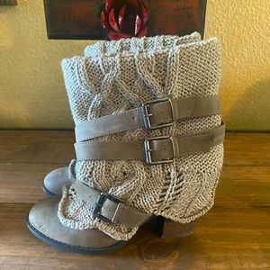 Buckle tan Booties